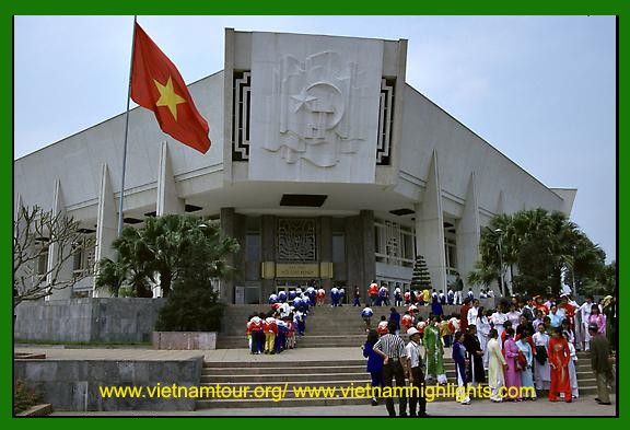 Museum Ho Chi Minh menerima film dokumenter “Presiden Ho Chi Minh dengan daerah Tay Nguyen