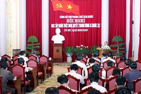 Resolusi Sidang Pleno ke-4 Komite Sentral Partai Komunis Vietnam: dari naskah sampai praktek. - ảnh 2