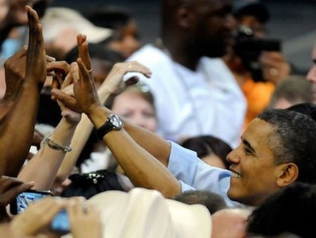Presiden Amerika Serikat Barack Obama  berangkat mengadakan kampanya pemilu - ảnh 1