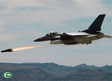 Israel melakukan serangan udara terhadap jalur Gaza untuk membalas tembakan-tembakan roket. - ảnh 1