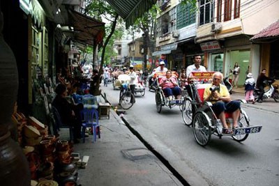 Memuja pendiri satu cabang kerajinan-ciri budaya sektor kota kuno Hanoi. - ảnh 4