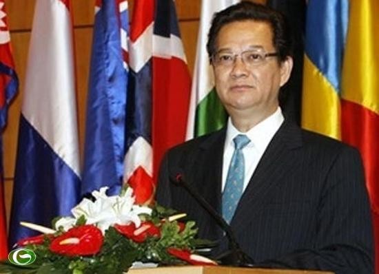 Perdana Menteri Nguyen Tan Dung berpidato di depan Konferensi Tingkat Tinggi ASEAN - ảnh 1
