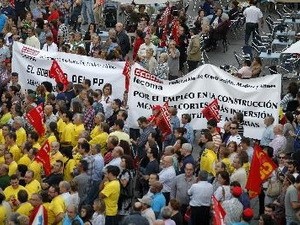 Demonstrasi di Portugal untuk memprotes anggaran keuangan yang keras - ảnh 1