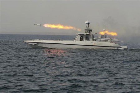 Iran melakukan uji coba rudal jarak jauh “Noor” - ảnh 1