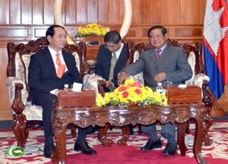 Memperkuat aktivitas kerjasama antara Kementerian Keamanan Publik Vietnam dan Kementerian Dalam Negeri Kamboja - ảnh 1