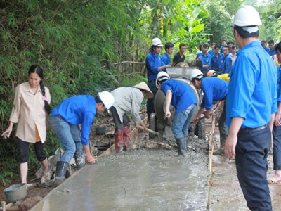 Melaksanakan demokrasi dalam pembangunan pedesaan baru di kabupaten Bao Thang, provinsi Lao Cai - ảnh 3
