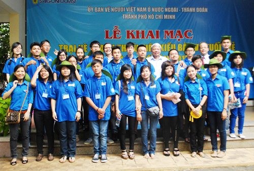 Pembukaan perkemahan musim panas pemuda diaspora dan kaum pemuda kota Ho Chi Minh - ảnh 1