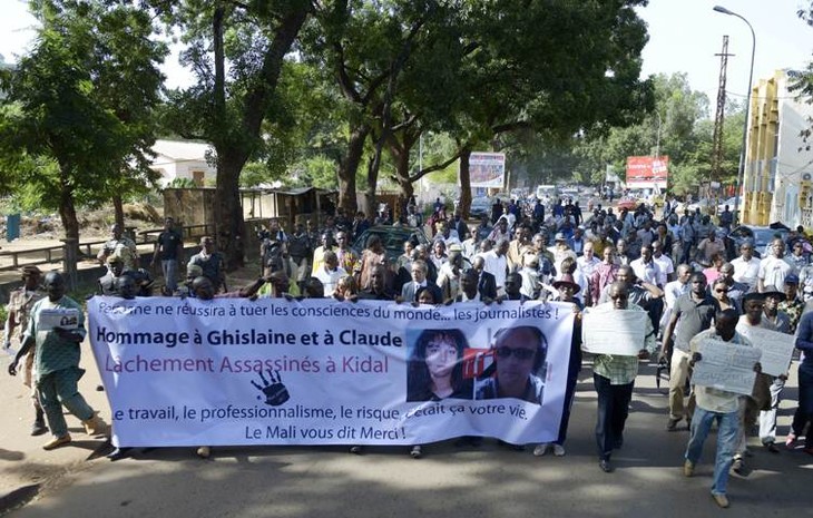 Al Qaeda mengakui membunuh terhadap dua wartawan Perancis di Mali - ảnh 1