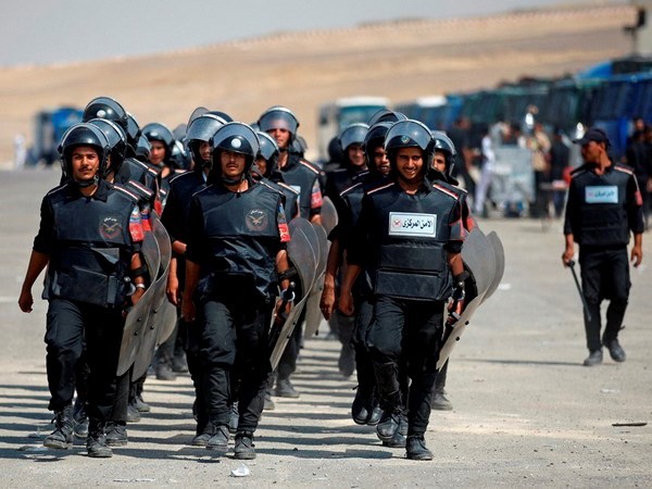 Mesir menyerahkan hak istimewa kepada polisi untuk memadamkan huru hara - ảnh 1