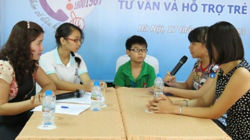 Vietnam menganggap melindungi, merawat dan mendidik anak-anak sebagai tugas penting primer - ảnh 1