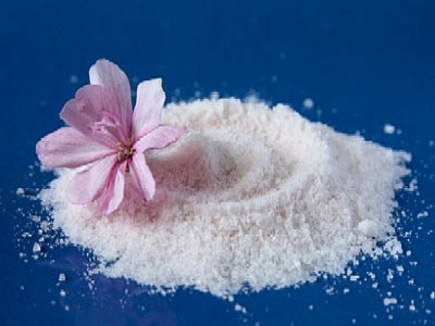 Adat membeli garam pada awal tahun dari orang Vietnam - ảnh 1