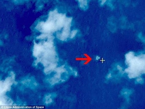 Tiongkok meminta kepada Malaysia supaya berbagi informasi tentang pencarian pesawat terbang yang hilang - ảnh 1