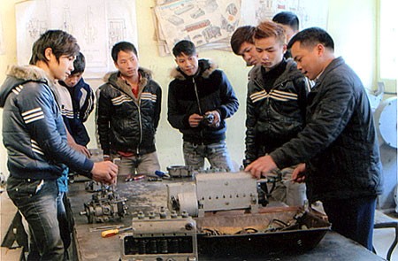 Memberikan pendidikan kejuruan kepada tenaga kerja pedesaan Yen Bai - ảnh 2