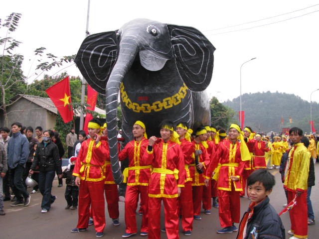Pesta adat  Giong, simbol dari hasrat kebebasan - ảnh 3