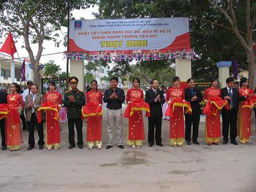 Kecamatan Thuy Ninh mengembangkan pola-pola ekonomi pedesaan - ảnh 3
