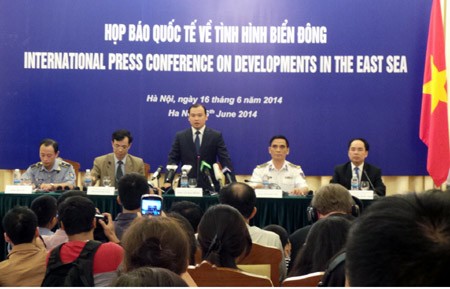 Jumpa pers internasional: Vietnam tegas membantah semua fitnahan  Tiongkok - ảnh 1