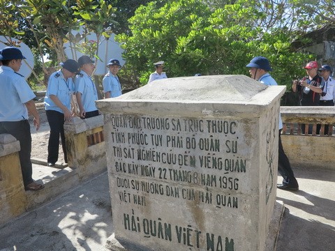 Provinsi Khanh Hoa menyambut prasasti kedaulatan kepulauan Truong Sa - ảnh 1