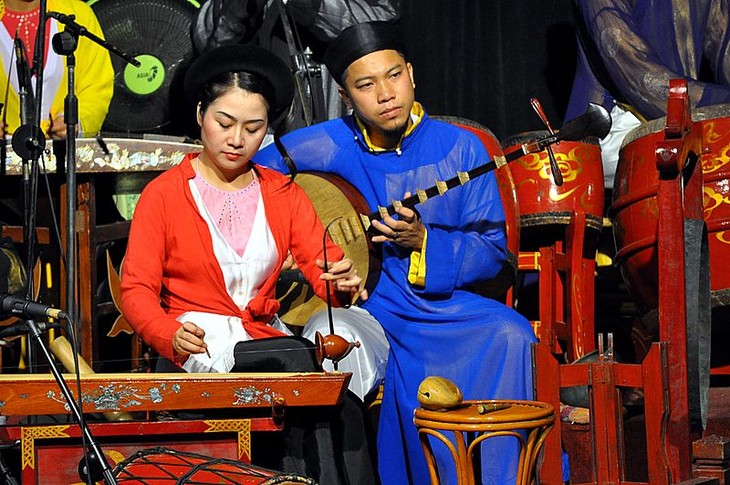 Instrumen musik Dan Bau, instrumen musik yang khas dari bangsa Vietnam - ảnh 2