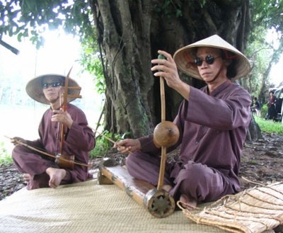 Instrumen musik Dan Bau, instrumen musik yang khas dari bangsa Vietnam - ảnh 3