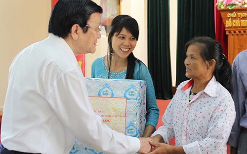 Presiden Truong Tan Sang melakukan kunjungan kerja di kota Hai Phong - ảnh 1