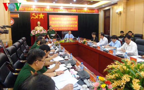 Front Tanah Air Vietnam dan Direktorat Jenderal Politik Tentara Rakyat Vietnam berkoordinasi menyosialisasikan keamanan dan pertahanan - ảnh 1