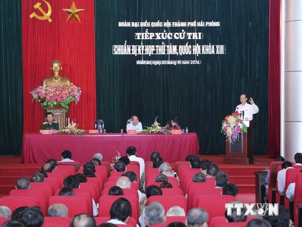 Perdana Menteri Nguyen Tan Dung melakukan kontak dengan para pemilih di kota Hai Phong - ảnh 1