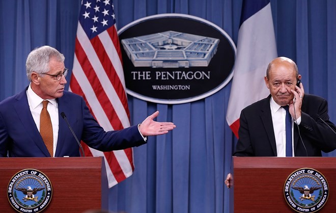 Menteri Pertahanan Amerika Serikat dan Perancis berbahas tentang operasi serangan udara di Suriah - ảnh 1