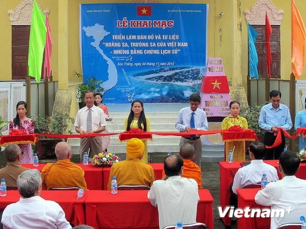 Provinsi Soc Trang mengadakan pameran peta dan bahan tentang Hoang Sa dan Truong Sa - ảnh 1