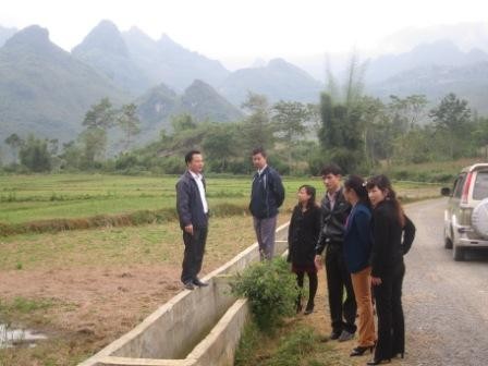 Kecamatan San Thang, provinsi Lai Chau mengatasi kesulitan untuk membangun pedesaan baru - ảnh 1
