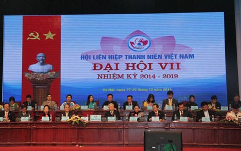 Kaum pemuda Vietnam menghimpun barisannya dalam gerakan “Saya mencintai Tanah Air saya - ảnh 1