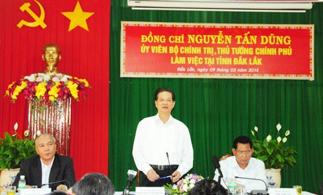 PM Nguyen Tan Dung: Pusat akan bersama dengan provinsi Dac Lac menstabilkan kehidupan rakyat etnis minoritas - ảnh 1