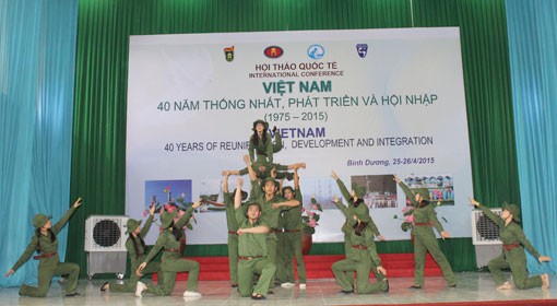 Vietnam-40 tahun penyatuan, perkembangan dan integrasi - ảnh 1