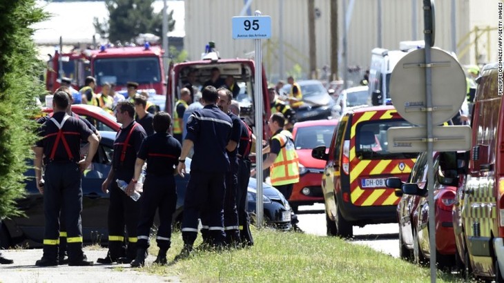 Serangan-serangan yang mengerikan di Perancis, Kuwait dan Tunisia menewaskan lebih dari 60 orang - ảnh 1