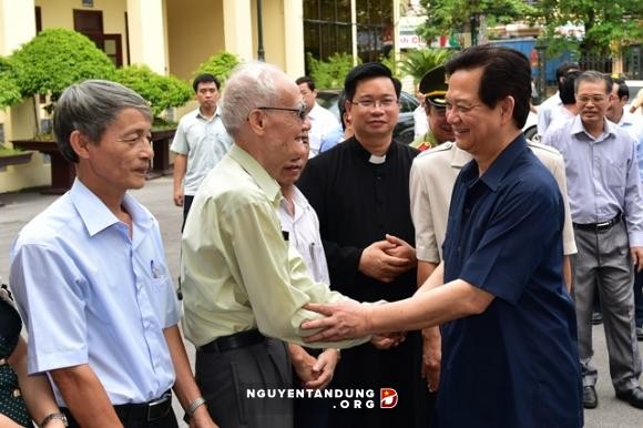 PM Nguyen Tan Dung mengumumkan hasil Persidangan ke-9 MN angkatan ke-13 kepada para pemilih - ảnh 1