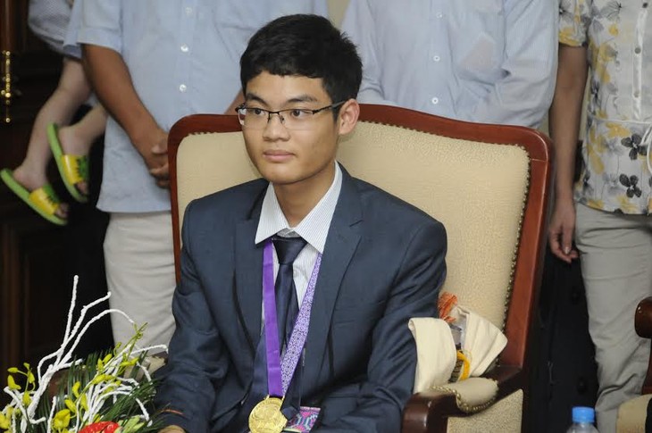Vu Xuan Trung, pemuda emas pelajaran matematika dari provinsi Thai Binh - ảnh 1