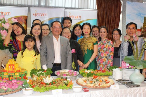 Kesan “keluarga” di ASEAN Gala Night 2015 - ảnh 1