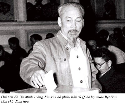 Pemilihan umum pertama- menegakkan lembaga demokrasi negara Vietnam - ảnh 1
