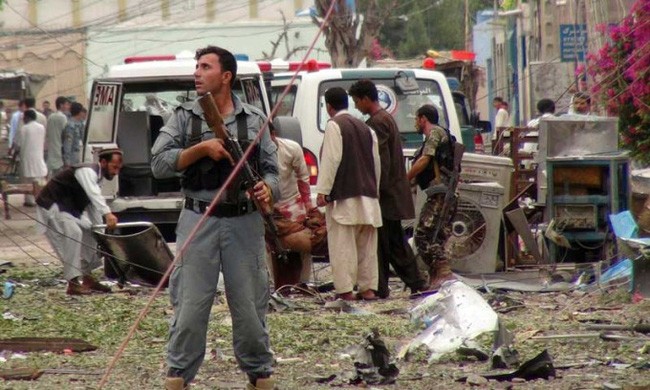 Serangan bom bunuh diri di dekat Konsulat Pakistan di Afghanistan - ảnh 1