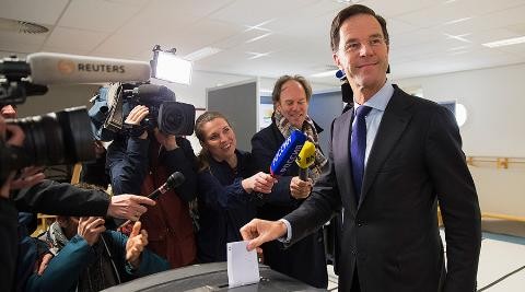 Mayoritas pemilih Belanda menentang perjanjian konektivitas EU-Ukraina - ảnh 1