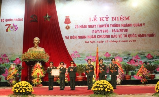 Kementerian Pertahanan Vietnam memperingati ulang tahun ke-70 hari tradisi Kedokteran Militer - ảnh 1