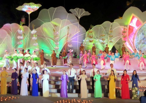 Festival Hue 2016 berakhir, memuliakan warisan budaya, integrasi dan perkembangan - ảnh 1