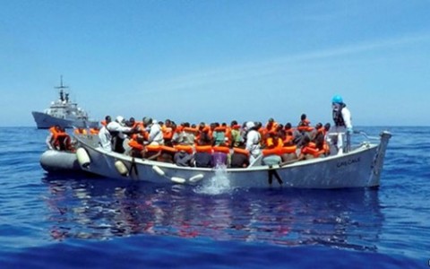 Masalah migran: tambah lagi hampir 10.000 orang yang berhasil diselamatkan di Laut Tengah - ảnh 1