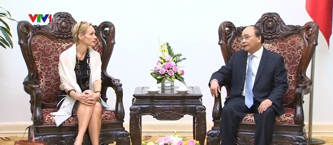 PM Nguyen Xuan Phuc menerima Duta Besar Luar Biasa dan Berkuasa Penuh Swedia untuk Vietnam - ảnh 1