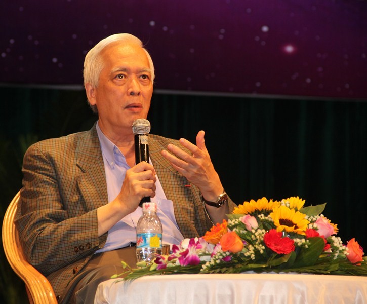 Profesor Thuan, pakar astrofisika terkemuka yang menularkan keganderungan-nya kepada pemuda - ảnh 1