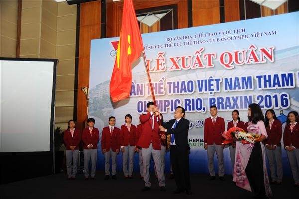 Kontingen olahraga Vietnam berangkat menghadiri Olympiade Rio 2016 - ảnh 1