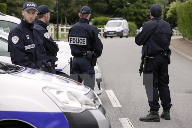 Perancis membatalkan serentetan pesta musim panas untuk menjamin keamanan - ảnh 1