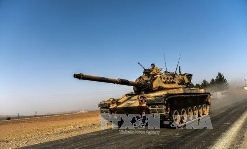 Turki membuka operasi serangan terhadap IS di Suriah Utara - ảnh 1