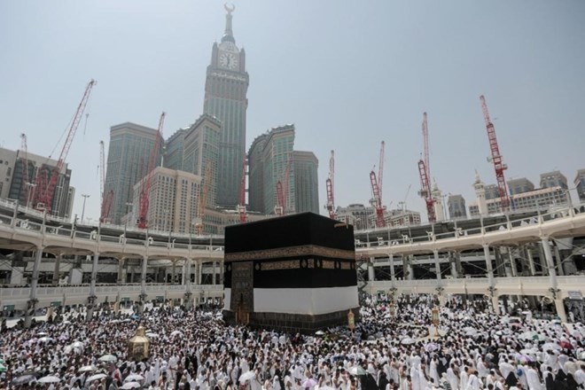 Hampir 2 juta umat Islam di seluruh dunia ikut serta dalam upacara Naik Haji di Tanah suci Mekah - ảnh 1