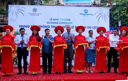 Untuk pertama kalinya kota Hanoi punya Pusat Informasi dan Bantuan kepada Wisatawan - ảnh 1