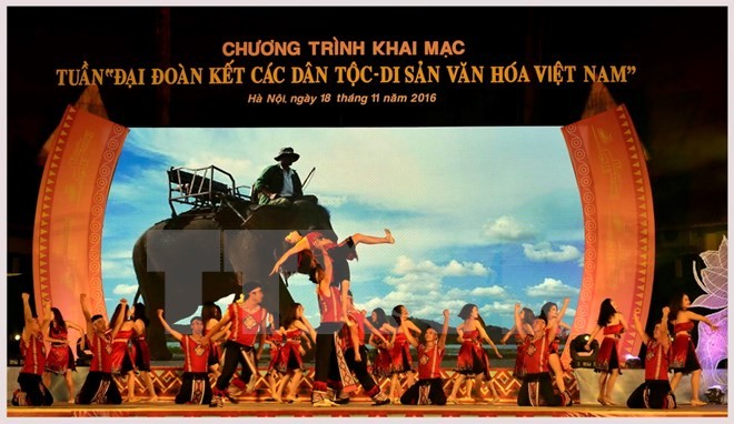 Membuka Pekan “Persatuan  besar berbagai etnis- Pusaka budaya Vietnam” - ảnh 1
